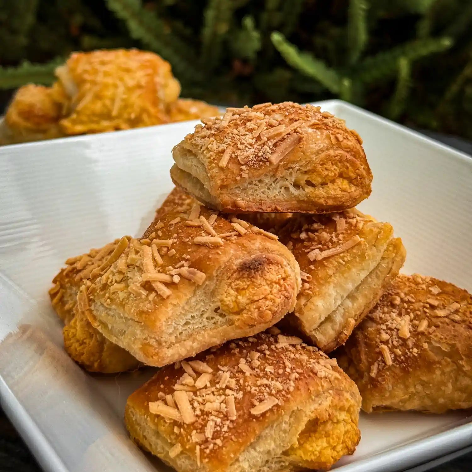 Pastelito Cóctel Hojaldrado de Mix de Quesos